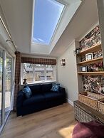 Hollicarrs - Dragonfly Lodge