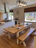 Hollicarrs - Dragonfly Lodge