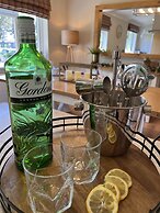 Hollicarrs - Dragonfly Lodge