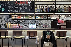 Moxy Lyon Airport