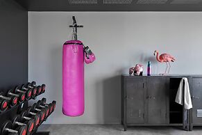Moxy Lyon Airport