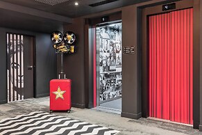 Moxy Lyon Airport