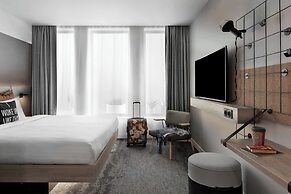 Moxy Lyon Airport
