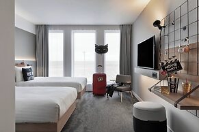 Moxy Lyon Airport