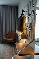 Moxy Lyon Airport