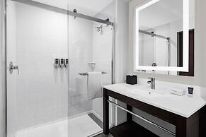 Four Points by Sheraton Flushing