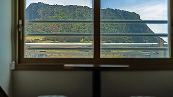 Seogwipo Seongsanposarang Pension