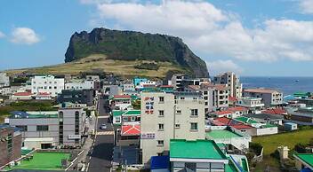 Seogwipo Seongsanposarang Pension