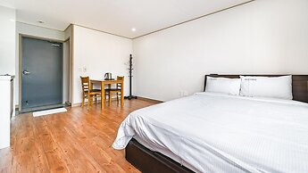 Seogwipo Seongsanposarang Pension