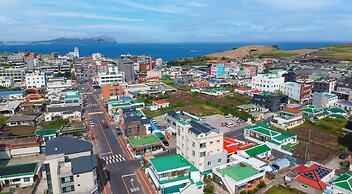 Seogwipo Seongsanposarang Pension