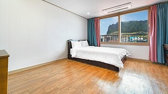 Seogwipo Seongsanposarang Pension