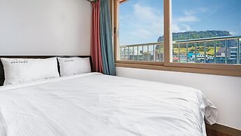 Seogwipo Seongsanposarang Pension