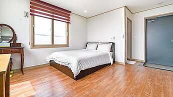 Seogwipo Seongsanposarang Pension