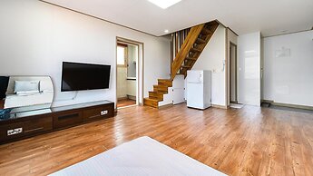 Seogwipo Seongsanposarang Pension