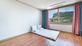 Seogwipo Seongsanposarang Pension