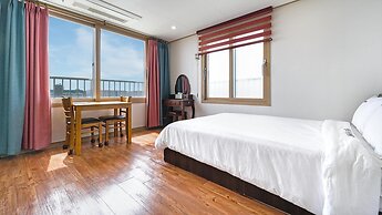 Seogwipo Seongsanposarang Pension