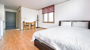 Seogwipo Seongsanposarang Pension