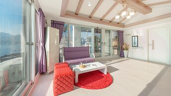 Namhae Opera House Pension