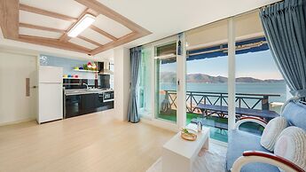 Namhae Opera House Pension