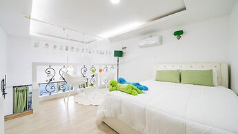 Namhae Opera House Pension