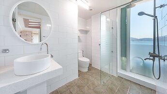 Namhae Opera House Pension