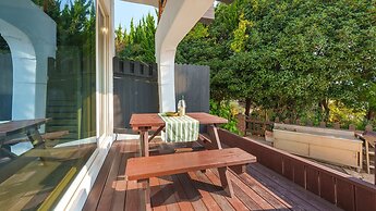 Namhae Opera House Pension