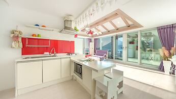 Namhae Opera House Pension