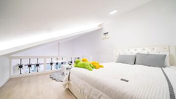 Namhae Opera House Pension