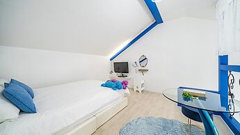 Namhae Opera House Pension