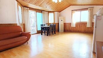 Jeju Parkvillade Pension