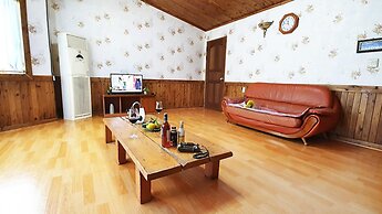 Jeju Parkvillade Pension