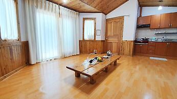 Jeju Parkvillade Pension