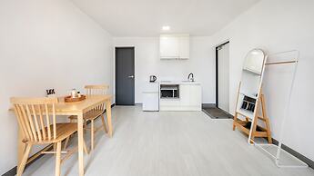 Yeosu Nangmanstay Pension