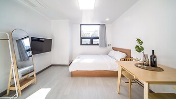 Yeosu Nangmanstay Pension