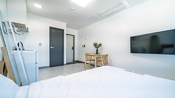 Yeosu Nangmanstay Pension