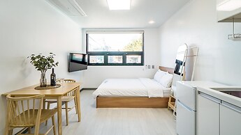 Yeosu Nangmanstay Pension