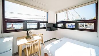 Yeosu Nangmanstay Pension