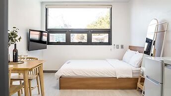 Yeosu Nangmanstay Pension