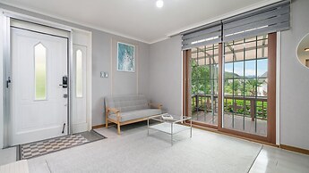 Yeosu Dulggot Pension