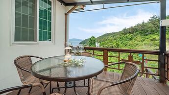 Yeosu Dulggot Pension