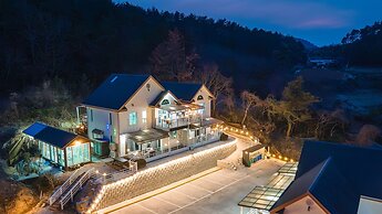 Yeosu Dulggot Pension