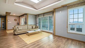 Yeosu Dulggot Pension