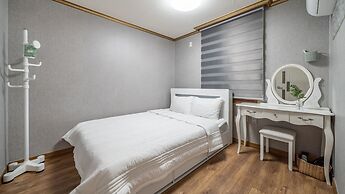 Yeosu Dulggot Pension