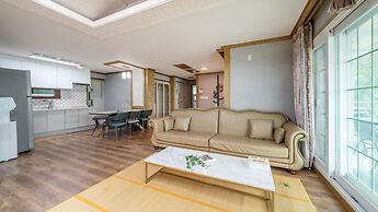 Yeosu Dulggot Pension