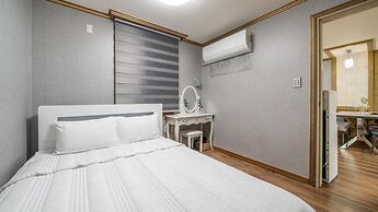 Yeosu Dulggot Pension