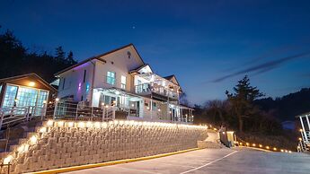 Yeosu Dulggot Pension