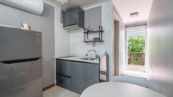 Yeosu Dulggot Pension