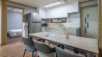 Yeosu Dulggot Pension