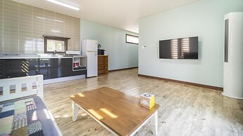 Seogwipo Myhalftime Pension