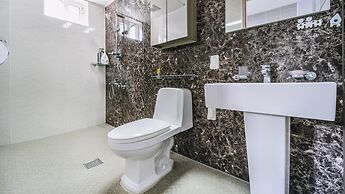 Seogwipo Myhalftime Pension